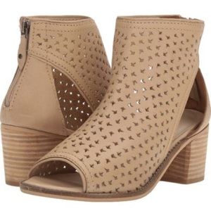 NWOT KDB open toe cutout bootie
